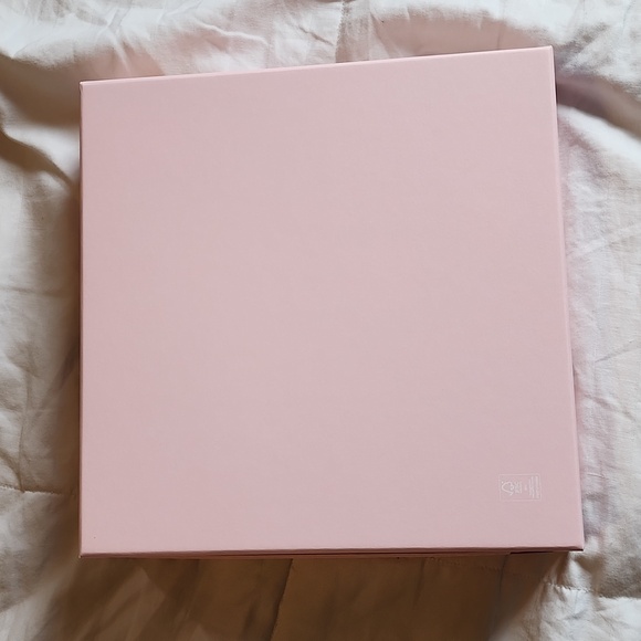 Carolina Herrara Empty Box - Picture 3 of 3